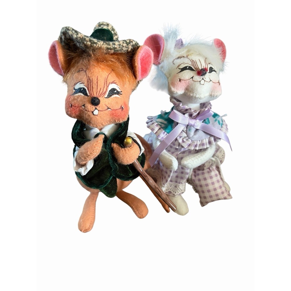 Lot Of 2 Vtg Annalee Mobilitee Mouse Dolls 04 Easter Girl & 06  St. Patricks Boy